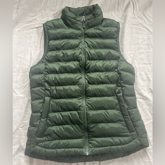 32 Degrees Women’s set of 3 puffer vests - red orange and green- size small - Picture 8 of 10